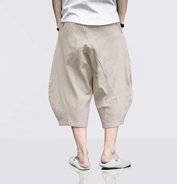 Loose cotton and linen cropped casual shorts with deep pockets