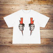 Personalized hand holding lightning print round neck short-sleeved T-shirt