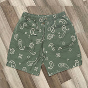 Cashew flower print pocket design sports shorts